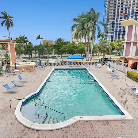 Ferienwohnung Hallandale Gulfstream Pool Walk To The Beach